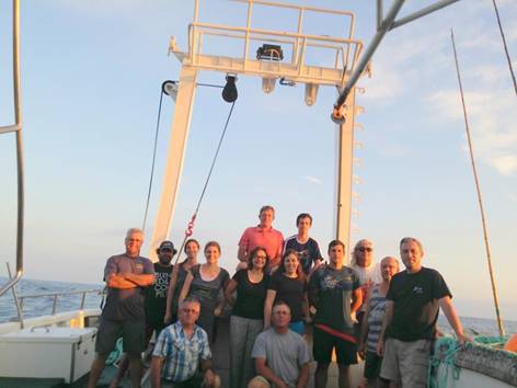 Equipa que participou na primeira parte da campanha do projeto BIOMETORE a bordo do N/I Arquipélago.