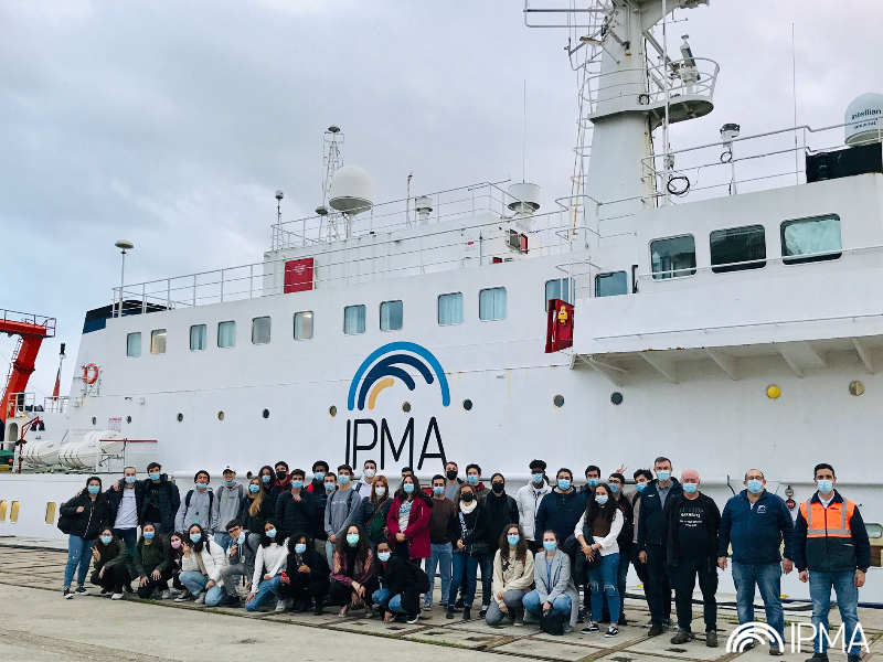 Alunos do Instituto Politécnico de Setúbal visitam o Navio de Investigação  do IPMA 