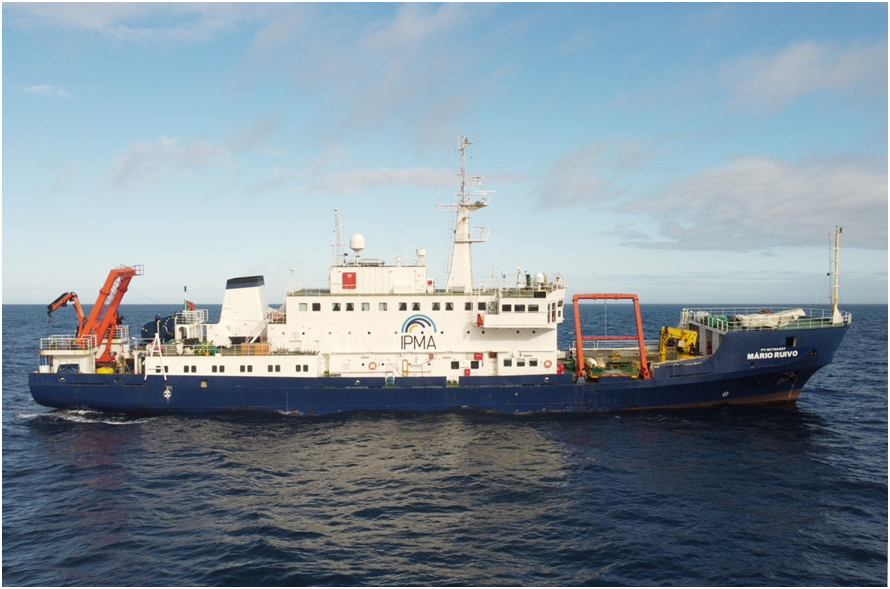 Imagem 1: Navio de investigação oceanográfica Mário Ruivo