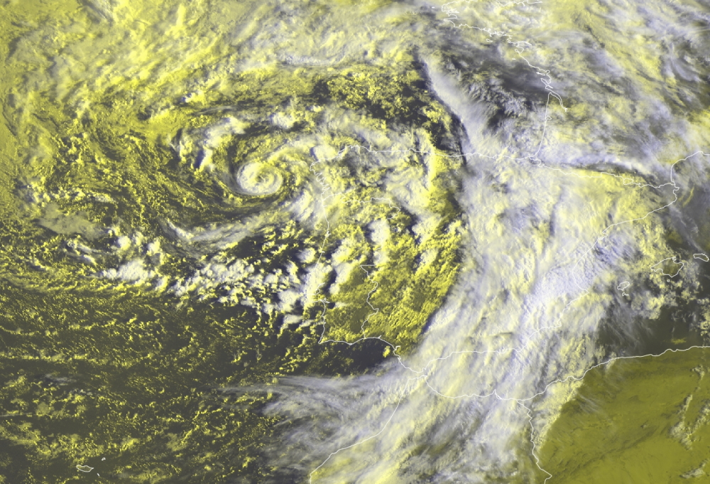 Depressão Danielle 2022-09-13 às 07:45 UTC.Imagem satélite METEOSAT alta resolução (HRV Cloud RGB). 
