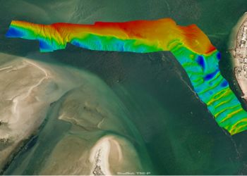 Batimetria adquirida com sonda multifeixe, ilustrando detalhe da morfologia do fundo do mar na Barra de Olhão (Ria Formosa)